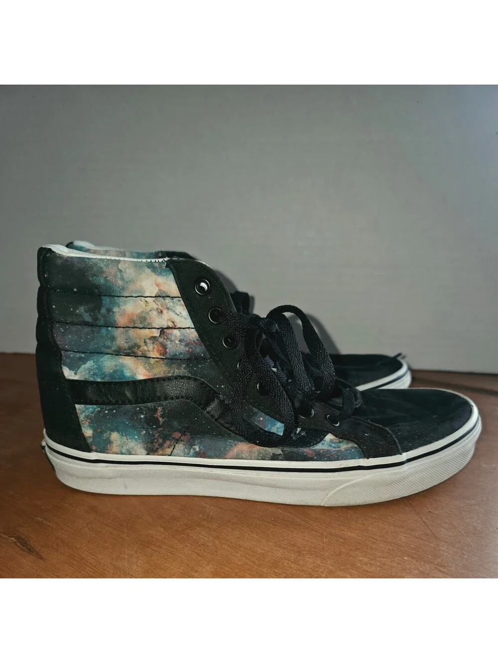 Vans galaxy high tops mens size 7, womens 8.5